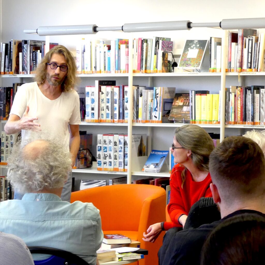 Café polar animation médiathèque fondu au noir